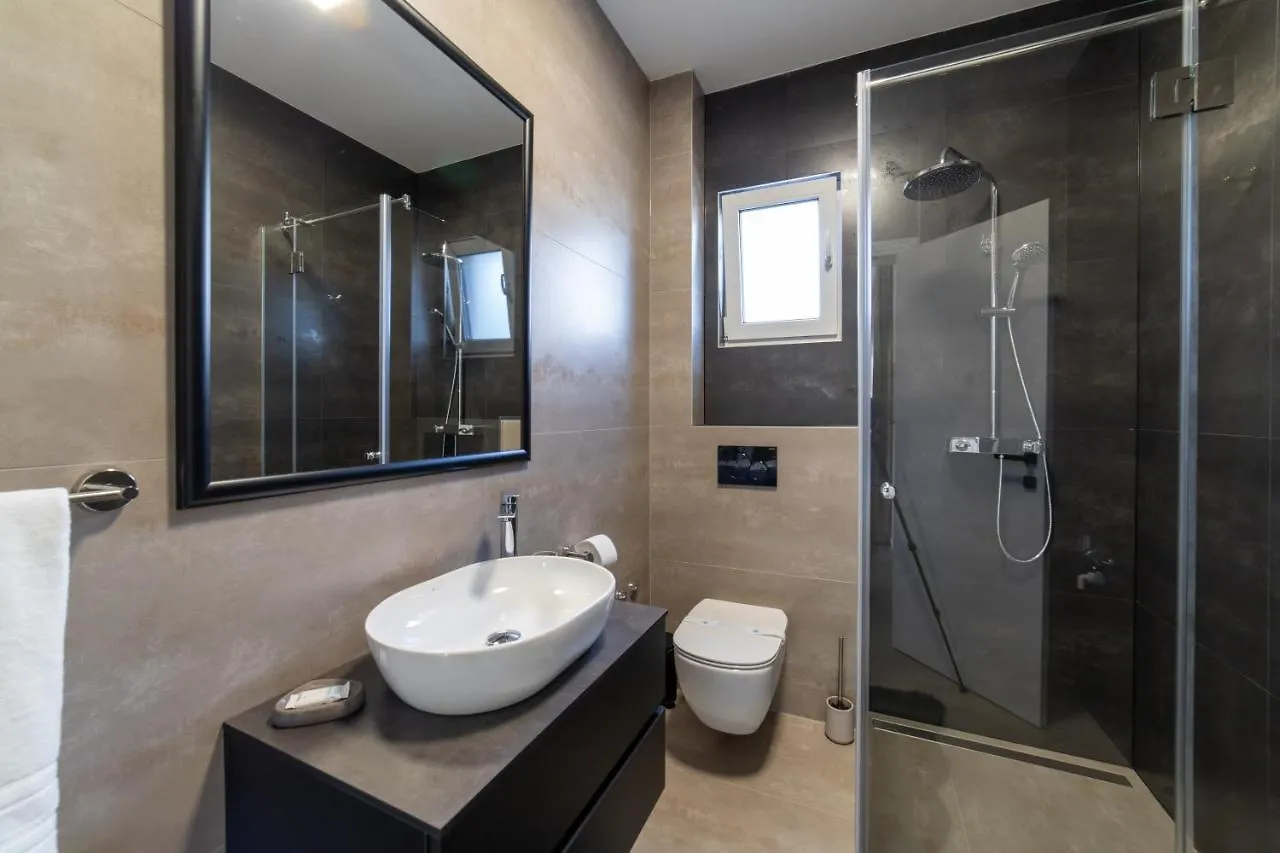 Luxury Apartment Vagabundo 1 Free Parking Trogir 0*,